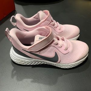 Nike Youth Revolution 5 Velcro